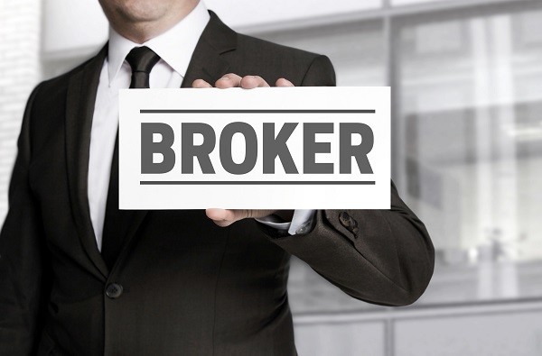 come scegliere broker legale